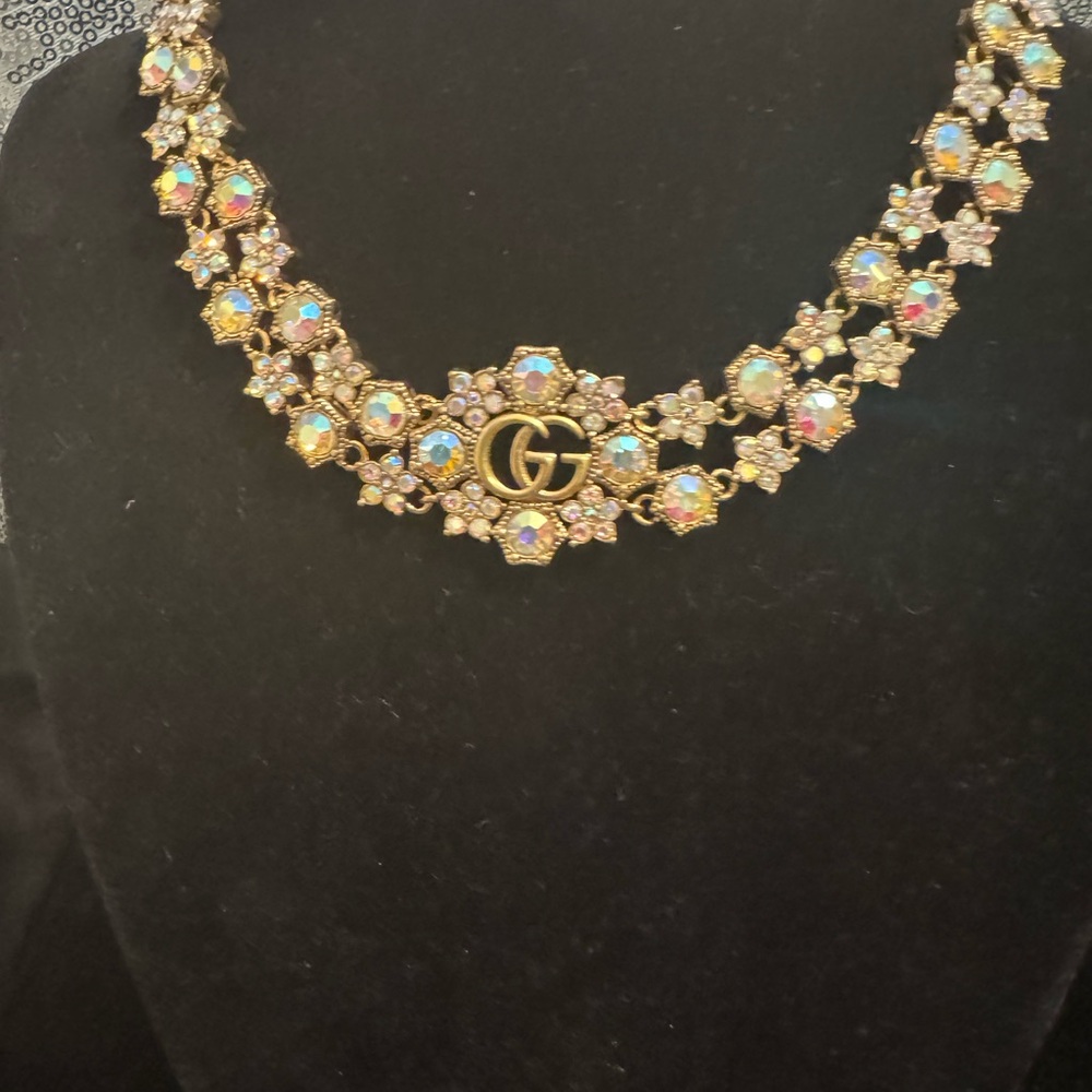 Gucci Gold Double Strand Necklace with Floral Medallion - Picture 3 of 6